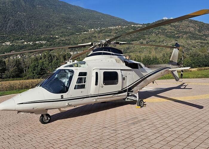 Agusta A109C N901RR